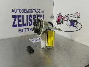Usagé Pompe essence Opel Agila (B) 1.0 12V Prix € 42,00 Règlement à la marge proposé par Zelissen V.O.F. autodemontage