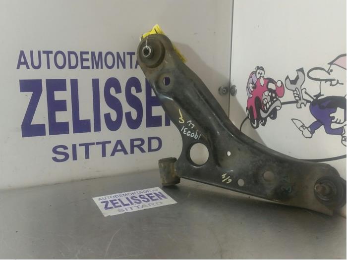 Front wishbone, left from a Nissan Pixo (D31S) 1.0 12V 2010