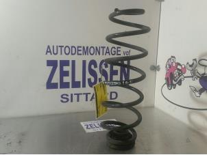 Usagé Ressort de suspension avant Volkswagen Golf IV (1J1) 1.4 16V Prix € 21,00 Règlement à la marge proposé par Zelissen V.O.F. autodemontage