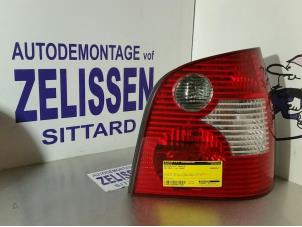 Usagé Feu arrière droit Volkswagen Polo IV (9N1/2/3) 1.4 16V Prix € 26,25 Règlement à la marge proposé par Zelissen V.O.F. autodemontage
