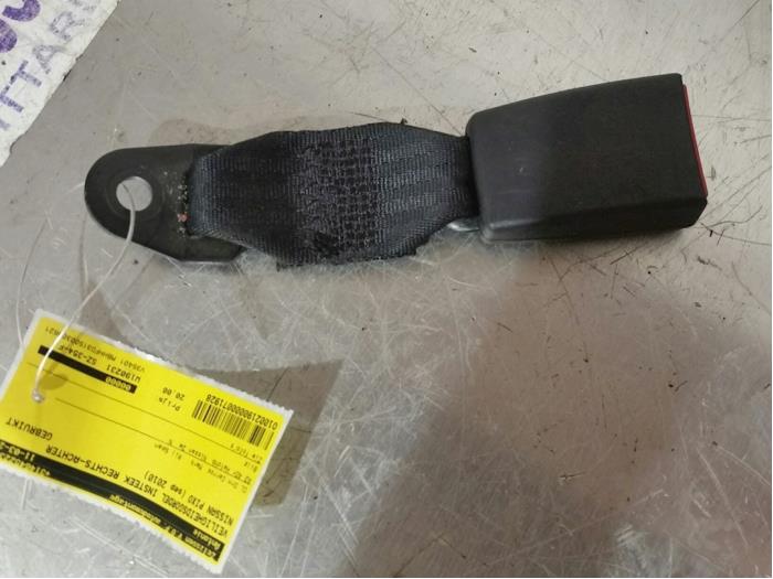 Rear seatbelt buckle, right from a Nissan Pixo (D31S) 1.0 12V 2010