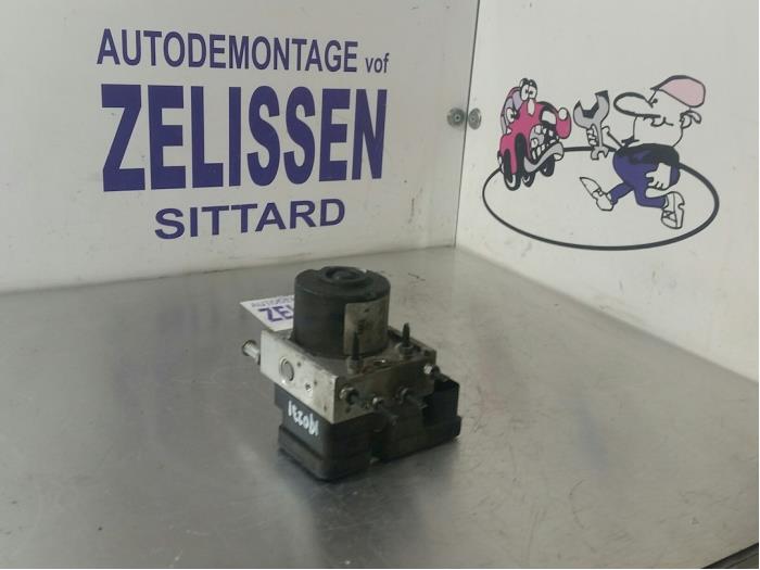 Begagnade ABS-pump Nissan Pixo (D31S) 1.0 12V Pris € 78,75 Marginaltabell erbjuds av Zelissen V.O.F. autodemontage