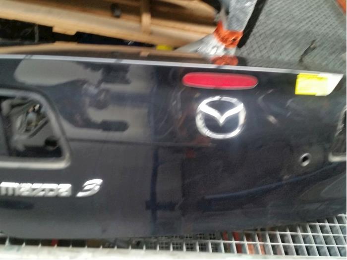 Boot lid from a Mazda 3 (BK12) 1.6i 16V 2004