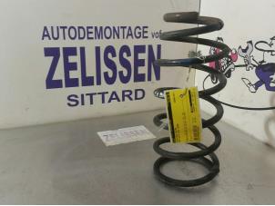 Używane Sprezyna srubowa tyl Ford Fiesta 6 (JA8) 1.25 16V Cena € 21,00 Procedura marży oferowane przez Zelissen V.O.F. autodemontage