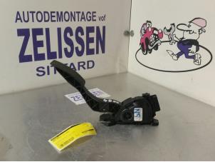Used Accelerator pedal Opel Agila (B) 1.0 12V Price € 47,25 Margin scheme offered by Zelissen V.O.F. autodemontage
