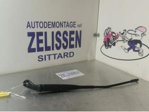 Używane Ramie wycieraczki przedniej Ford Ka II 1.2 Cena € 21,00 Procedura marży oferowane przez Zelissen V.O.F. autodemontage