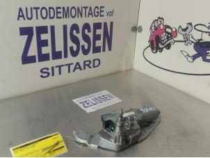Używane Silnik wycieraczki tylnej Opel Agila (B) 1.0 12V Cena € 36,75 Procedura marży oferowane przez Zelissen V.O.F. autodemontage