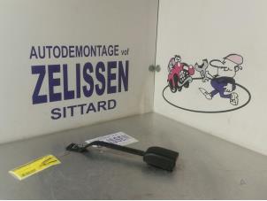 Usagé Attache ceinture avant droite Opel Agila (B) 1.0 12V Prix € 15,75 Règlement à la marge proposé par Zelissen V.O.F. autodemontage