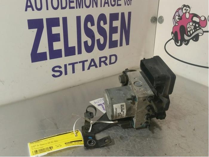 Usagé Bloc ABS Kia Picanto (BA) 1.0 12V Prix € 105,00 Règlement à la marge proposé par Zelissen V.O.F. autodemontage