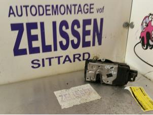 Usados Mecanismo de cerradura de puerta de 2 puertas izquierda Opel Astra H GTC (L08) 1.6 16V Twinport Precio € 42,00 Norma de margen ofrecido por Zelissen V.O.F. autodemontage
