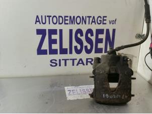 Gebrauchte Bremszange links vorne Volkswagen Caddy III (2KA,2KH,2CA,2CH) 2.0 SDI Preis € 36,75 Margenregelung angeboten von Zelissen V.O.F. autodemontage