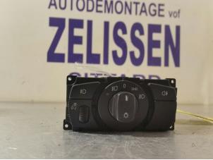 Used Light switch BMW 5 serie (E60) 530d 24V Price on request offered by Zelissen V.O.F. autodemontage