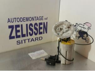 Używane Elektryczna pompa paliwa BMW 5 serie (E60) 530d 24V Cena € 78,75 Procedura marży oferowane przez Zelissen V.O.F. autodemontage