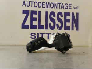 Usados Interruptor de indicador de dirección BMW 5 serie (E60) 530d 24V Precio € 26,25 Norma de margen ofrecido por Zelissen V.O.F. autodemontage
