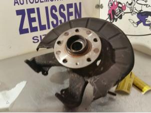 Usagé Moyeu de roue avant Volkswagen Caddy III (2KA,2KH,2CA,2CH) 2.0 SDI Prix € 47,25 Règlement à la marge proposé par Zelissen V.O.F. autodemontage