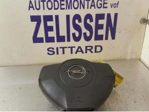 Usagé Airbag gauche (volant) Opel Astra H SW (L35) 1.6 16V Twinport Prix € 68,25 Règlement à la marge proposé par Zelissen V.O.F. autodemontage