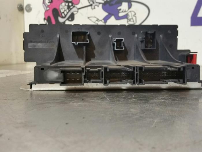 Fuse box from a Mercedes-Benz S (W220) 5.5 S-600 36V Twin Turbo 2003