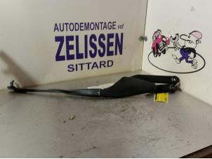 Usagé Bras essuie-glace avant Mercedes S (W220) 3.2 S-320 18V Prix € 26,25 Règlement à la marge proposé par Zelissen V.O.F. autodemontage