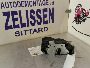 Używane Mechanizm blokady drzwi lewych przednich wersja 4-drzwiowa BMW X1 (E84) xDrive 20d 2.0 16V Cena € 52,50 Procedura marży oferowane przez Zelissen V.O.F. autodemontage