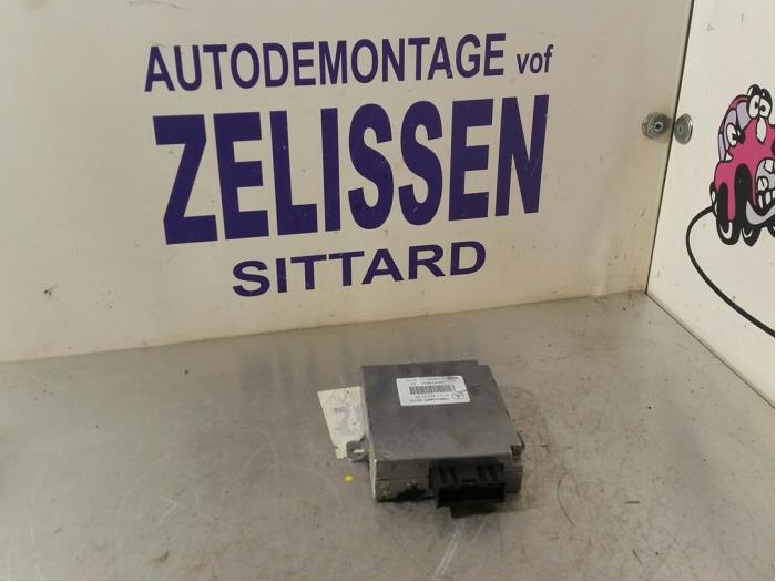 Begagnade Telefonmodul Mercedes S (W220) 5.5 S-600 36V Twin Turbo Pris € 26,25 Marginaltabell erbjuds av Zelissen V.O.F. autodemontage
