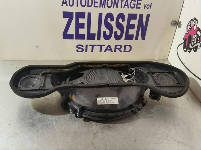 Używane Subwoofer Mercedes S (W220) 5.5 S-600 36V Twin Turbo Cena € 47,25 Procedura marży oferowane przez Zelissen V.O.F. autodemontage