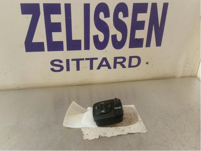 Electric seat switch from a Mercedes-Benz S (W220) 5.5 S-600 36V Twin Turbo 2003