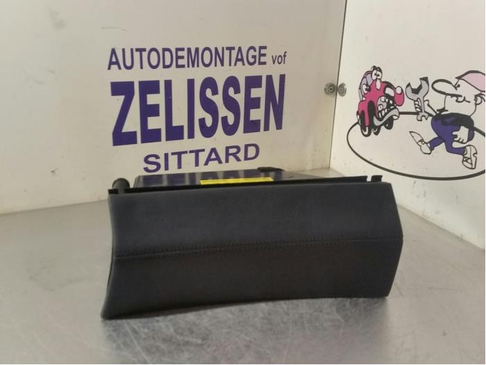 Begagnade Handskfack Mercedes S (W220) 5.5 S-600 36V Twin Turbo Pris € 99,75 Marginaltabell erbjuds av Zelissen V.O.F. autodemontage