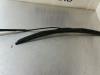 Front wiper arm from a Opel Insignia Sports Tourer 1.6 CDTI 16V 136 2017