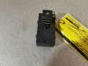Electric window switch from a Opel Insignia Sports Tourer 1.6 CDTI 16V 136 2017