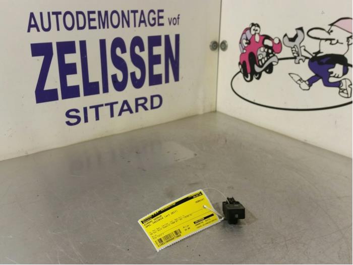 Begagnade Airbagsensor Opel Insignia Sports Tourer 1.6 CDTI 16V 136 Pris € 36,75 Marginaltabell erbjuds av Zelissen V.O.F. autodemontage