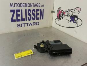 Używane Silnik szyby drzwiowej Audi A2 (8Z0) Cena € 42,00 Procedura marży oferowane przez Zelissen V.O.F. autodemontage