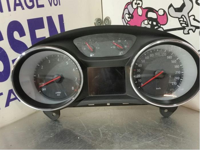 Instrument panel from a Opel Astra K Sports Tourer 1.0 Turbo 12V 2018