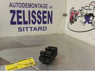Używane Przelacznik elektrycznej szyby Opel Astra K Sports Tourer 1.0 Turbo 12V Cena € 42,00 Procedura marży oferowane przez Zelissen V.O.F. autodemontage