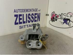 Usagé Support boîte de vitesses Opel Astra K Sports Tourer 1.0 Turbo 12V Prix € 36,75 Règlement à la marge proposé par Zelissen V.O.F. autodemontage
