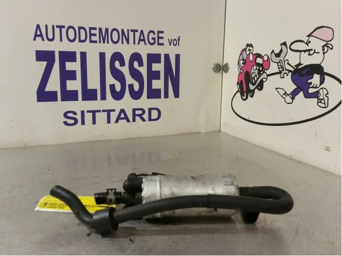 Usagé Pompe à carburant Volkswagen Passat CC (357) 2.0 TDI 16V 135 Prix € 105,00 Règlement à la marge proposé par Zelissen V.O.F. autodemontage