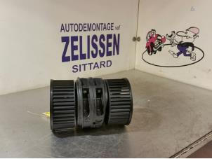 Usados Motor de ventilador de calefactor Renault Megane III Grandtour (KZ) 1.5 dCi 90 Precio € 89,25 Norma de margen ofrecido por Zelissen V.O.F. autodemontage