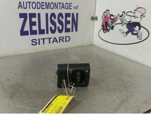 Usados Interruptor de luz Mercedes C (W202) 1.8 C-180 16V Precio € 26,25 Norma de margen ofrecido por Zelissen V.O.F. autodemontage