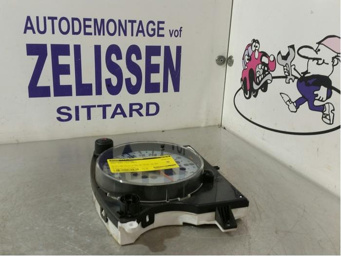 Begagnade Instrumentpanel BMW Mini (R50/53) 1.6 16V Cooper Pris € 47,25 Marginaltabell erbjuds av Zelissen V.O.F. autodemontage