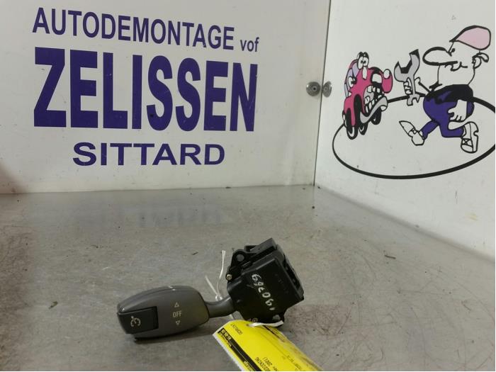 Używane Obsluga tempomatu BMW 7 serie (E65/E66/E67) 735i,Li 3.6 V8 32V Cena € 36,75 Procedura marży oferowane przez Zelissen V.O.F. autodemontage