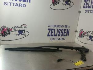 Usagé Bras essuie-glace avant BMW 7 serie (E65/E66/E67) 735i,Li 3.6 V8 32V Prix € 36,75 Règlement à la marge proposé par Zelissen V.O.F. autodemontage