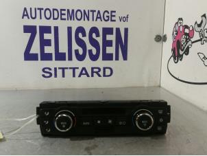 Usados Panel de control de calefacción BMW 3 serie (E92) 325i Precio € 47,25 Norma de margen ofrecido por Zelissen V.O.F. autodemontage
