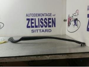 Usagé Bras essuie-glace avant BMW 3 serie (E92) 325i Prix € 21,00 Règlement à la marge proposé par Zelissen V.O.F. autodemontage