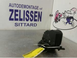Gebrauchte Türschlossmechanik 2-türig rechts BMW 3 serie (E92) 325i Preis € 63,00 Margenregelung angeboten von Zelissen V.O.F. autodemontage