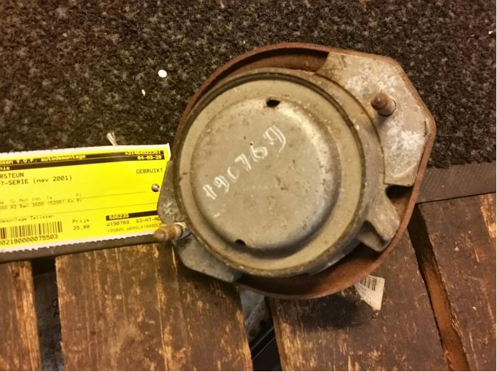 Used Engine mount BMW 7 serie (E65/E66/E67) 735i,Li 3.6 V8 32V Price € 36,75 Margin scheme offered by Zelissen V.O.F. autodemontage