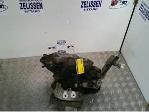 Używane Skrzynia biegów Opel Corsa C (F08/68) 1.2 16V Twin Port Cena € 236,25 Procedura marży oferowane przez Zelissen V.O.F. autodemontage