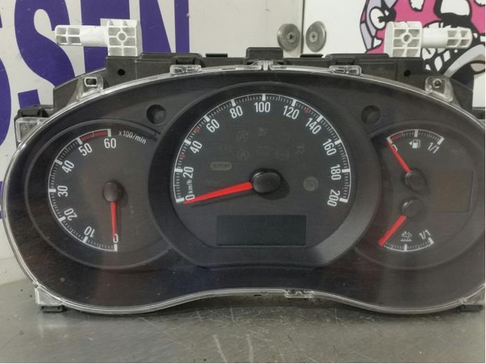 Instrumentenbrett van een Vauxhall Movano Combi 2.3 BiTurbo 16V FWD 2017