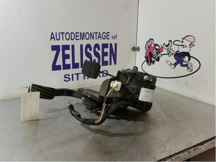 Używane Pedal hamulca Opel Movano 2.3 BiTurbo 16V FWD Cena € 84,00 Procedura marży oferowane przez Zelissen V.O.F. autodemontage