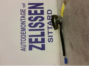 Used GPS antenna Opel Movano Combi 2.3 BiTurbo 16V FWD Price € 31,50 Margin scheme offered by Zelissen V.O.F. autodemontage