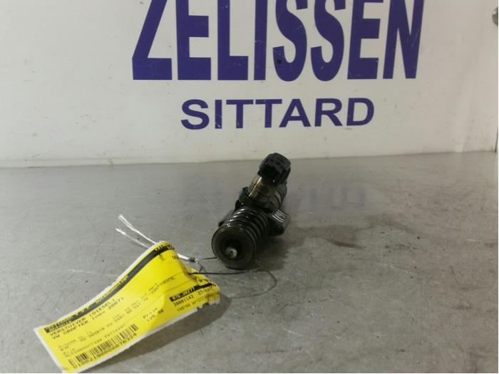 Usagé Injecteurs Volkswagen Crafter 2.5 TDI 30/32/35/46/50 Prix € 131,25 Règlement à la marge proposé par Zelissen V.O.F. autodemontage