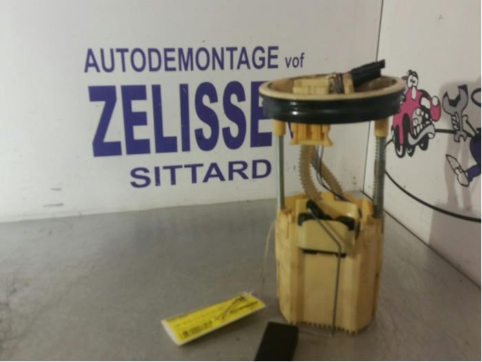 Used Petrol pump Ford Mondeo IV Wagon 1.6 TDCi 16V Price € 73,50 Margin scheme offered by Zelissen V.O.F. autodemontage